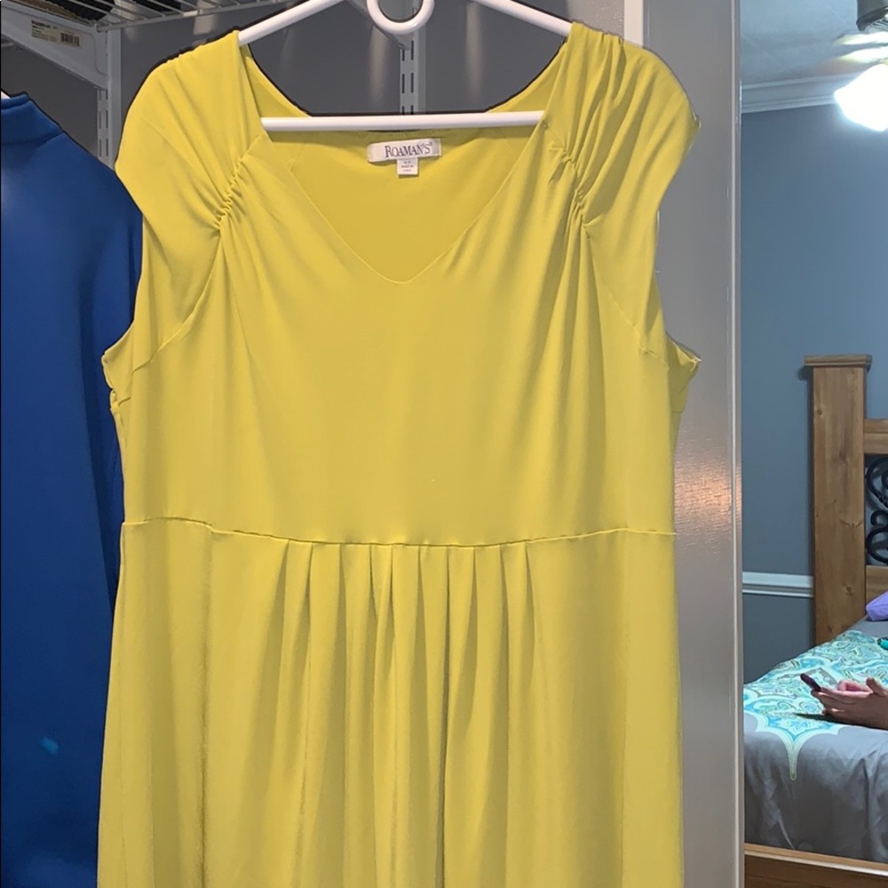 yellow dress